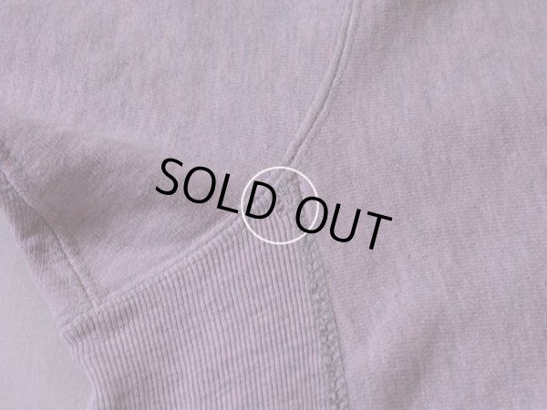 バック左袖付け根に小さなダメージ。