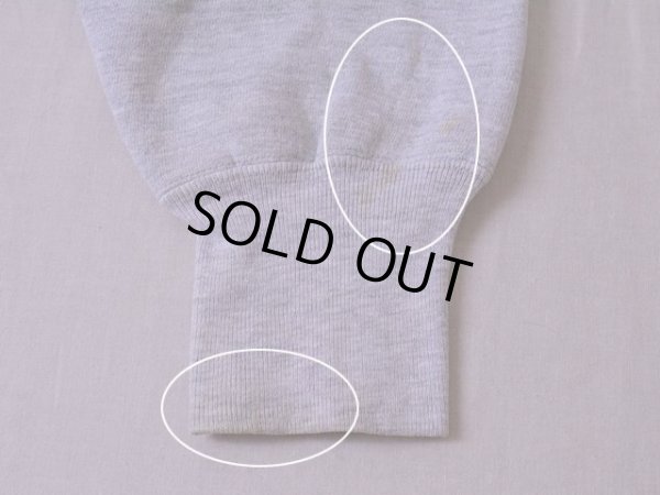 袖口に薄らシミ汚れ。