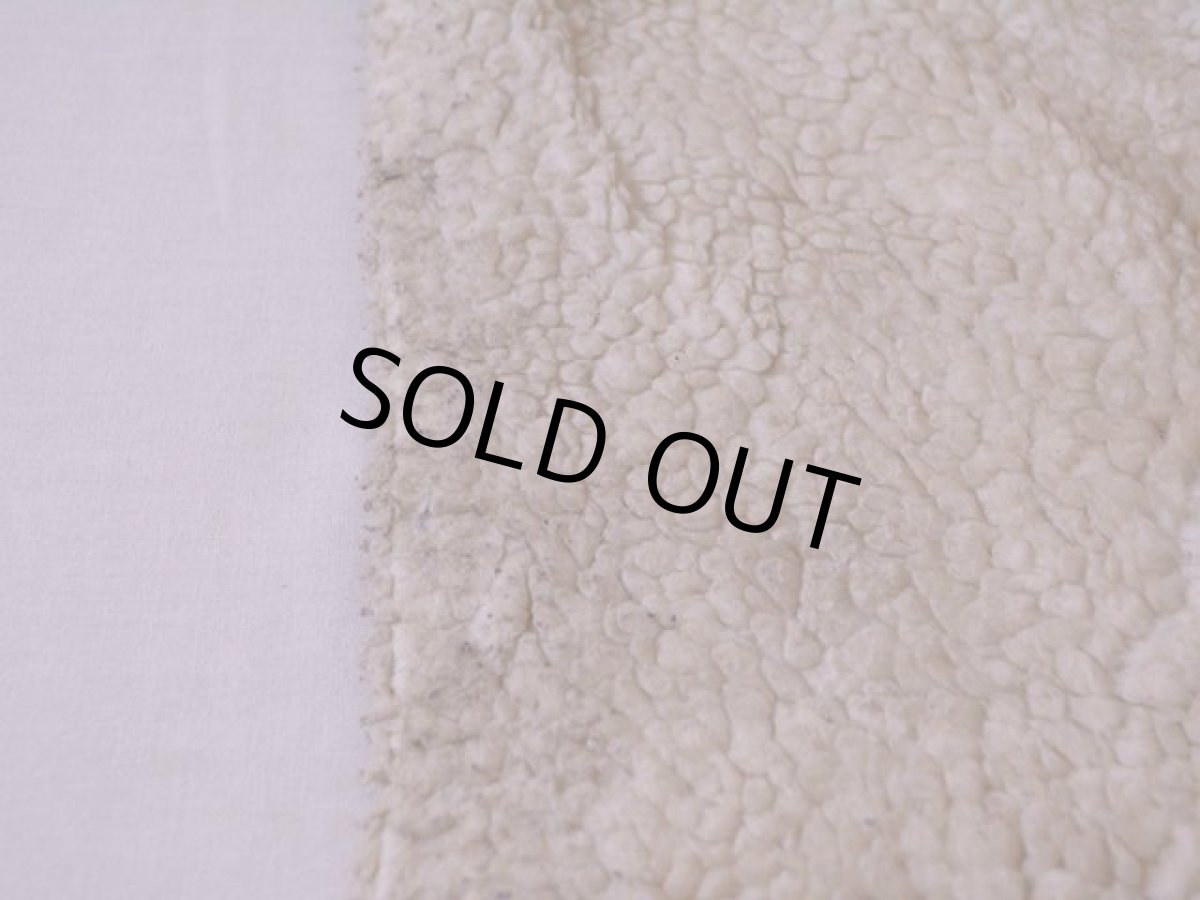 裏ボアに多少の毛玉と薄ら汚れ。