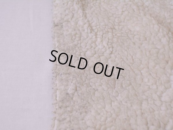 裏ボアに多少の毛玉と薄ら汚れ。