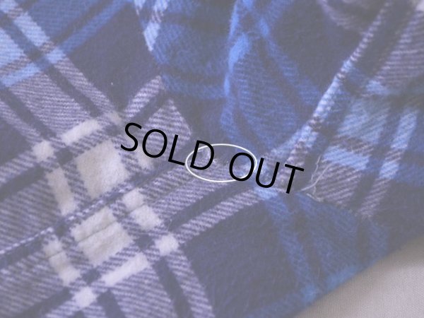 左脇の下に僅かなダメージ。