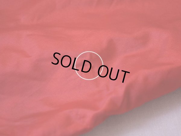 右袖に僅かな傷。