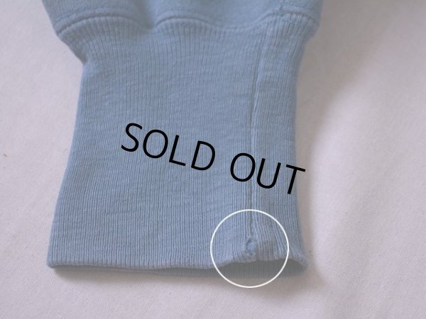 右袖リブに僅かなダメージ。