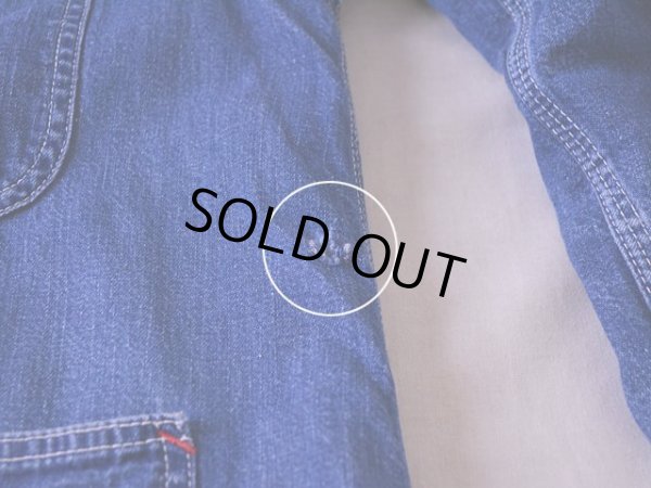 左脇腹に僅かなダメージ。