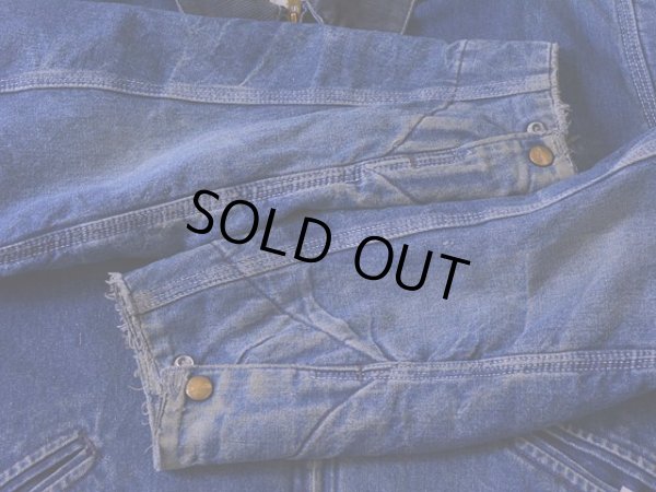 ワイルドな汚れた感じの色落ち。