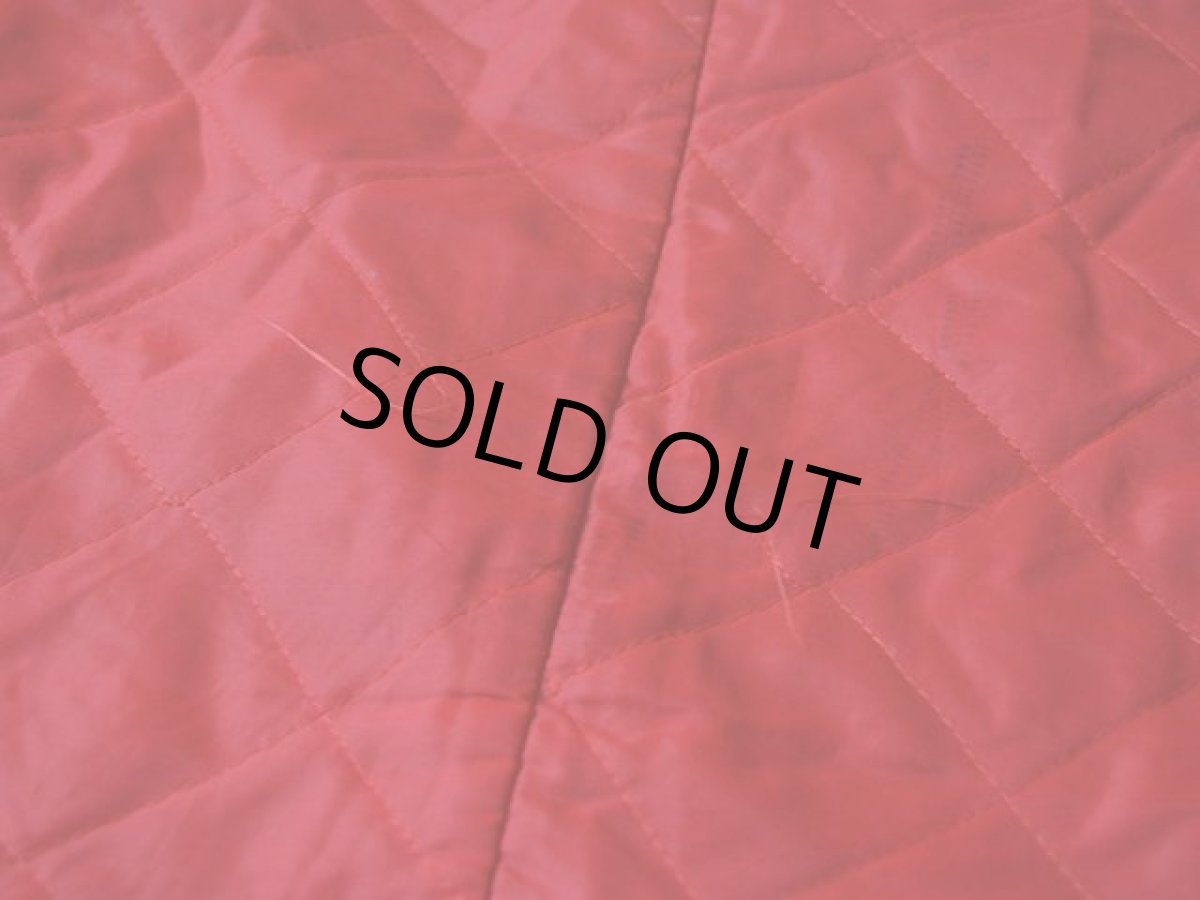 裏地のキルティングにステッチホツレ。