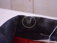 襟に少々ダメージ。