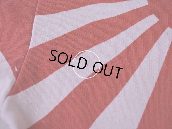 右胸付近に僅かなダメージ。