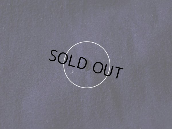 裏地に僅かなダメージ。