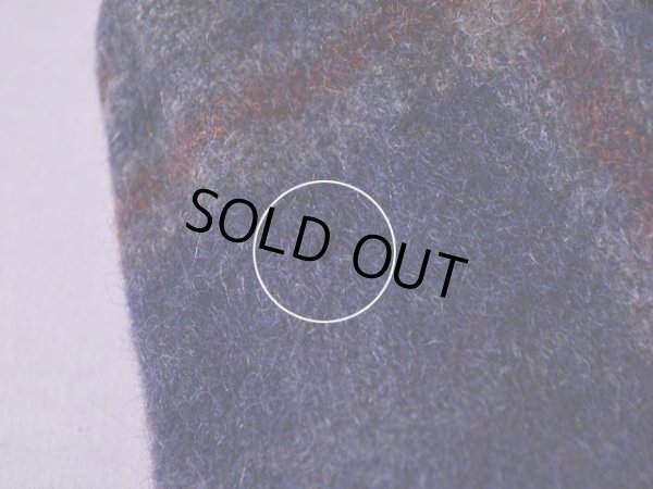 右肩に僅かな虫食い。