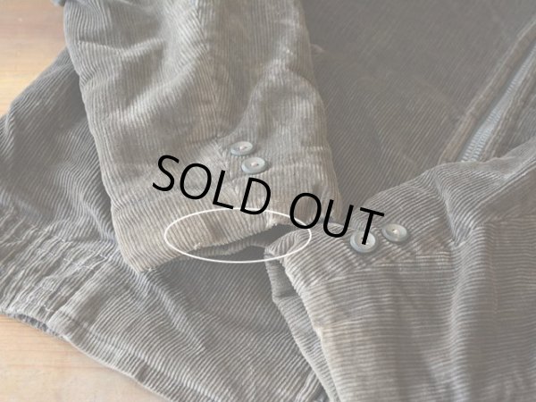 袖口に僅かなスレダメージ。