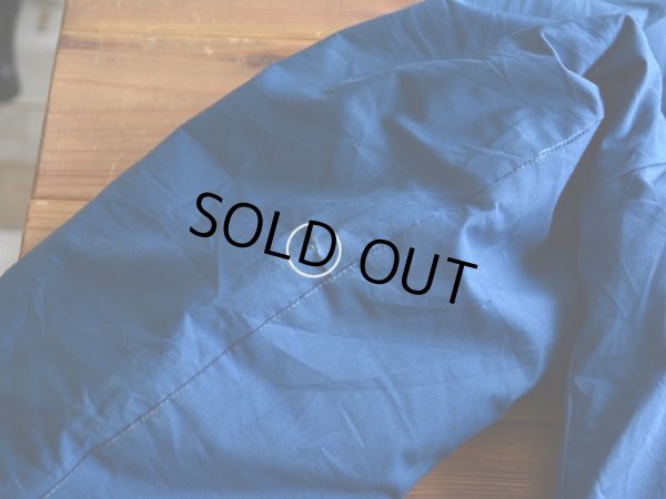 右袖に僅かなスレダメージ。