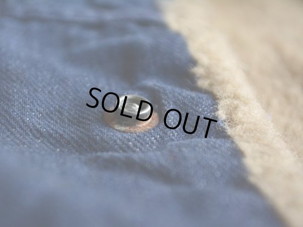 スナップボタンに少々錆。