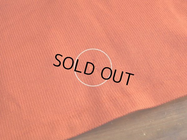 バック裾にリペア跡。