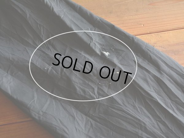 左袖に少々汚れ。