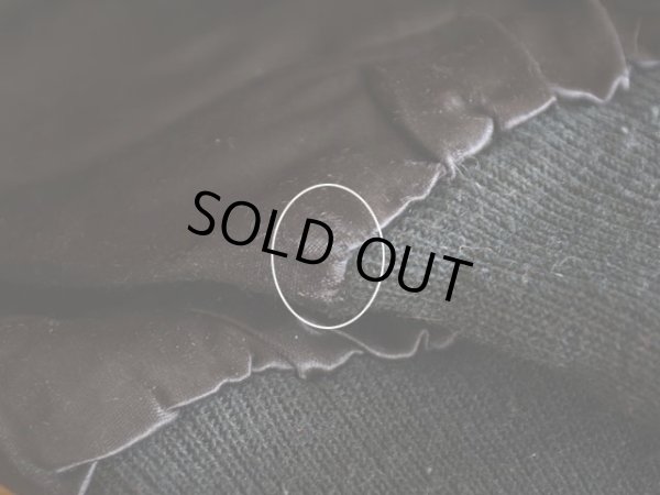 袖口に少々スレ。