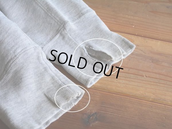 袖リブにダメージ。