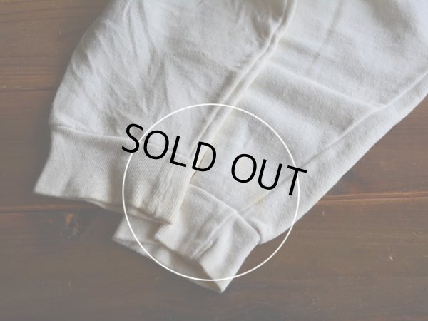 袖口に薄らシミ汚れ。