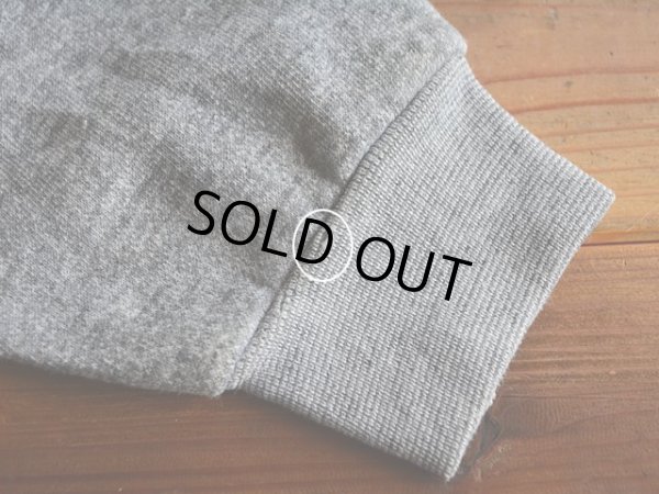 袖リブに僅かなダメージ。