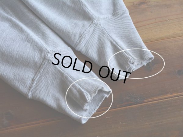 袖リブにダメージ。