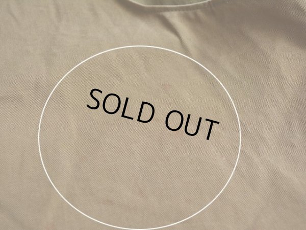 ゲームポケットに少々汚れ。