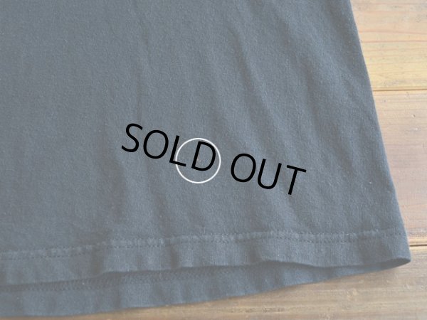 フロント裾に僅かな汚れ。