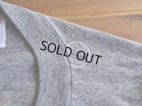 首リブ左横付近にピンホール。