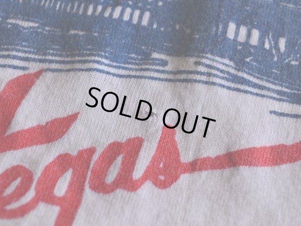 フロントのプリント中心付近に僅かなダメージ。