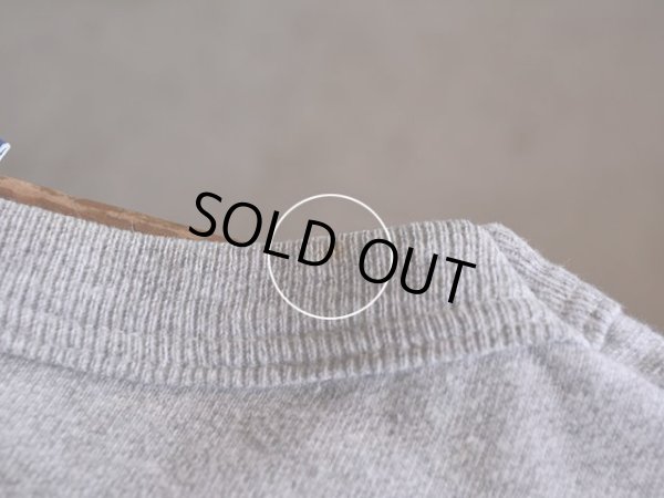 首リブに僅かな汚れ。