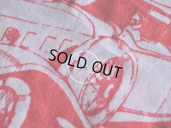 バックプリント中心付近に僅かなダメージ。