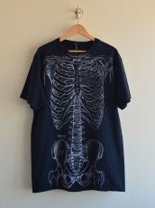 画像1: 1990s Leslie Arwin 人体骨格だまし絵Tシャツ　 実寸L-XL  (1)
