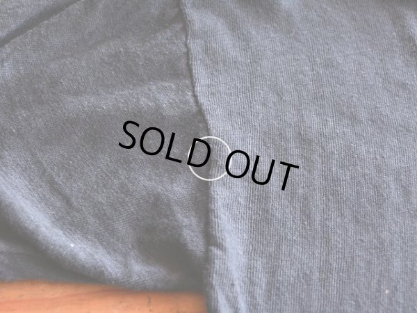 右袖付け根に僅かなホツレ。