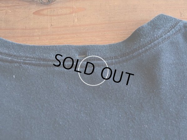 背中に僅かなダメージ。