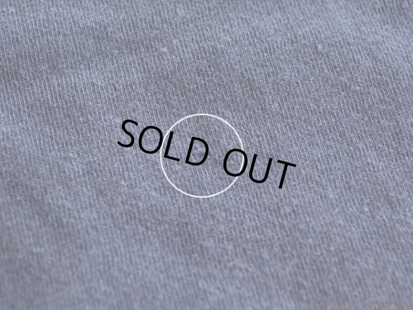 背中に僅かなダメージ。