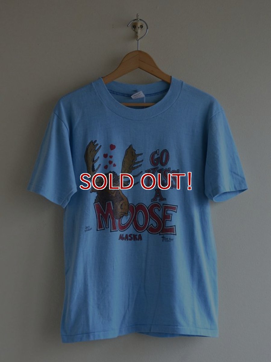 画像1: 1980s GO KISS A MOOSE ALASKA Tシャツ　 表記M  (1)