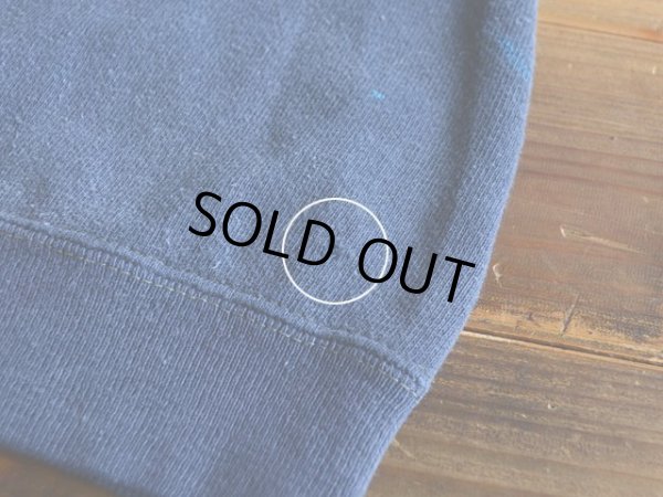 バック裾に僅かなホツレ。