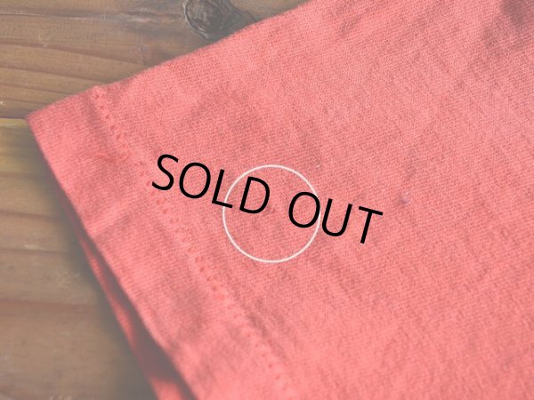 右袖に僅かなホツレ。