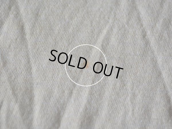 お腹に僅かな汚れ。