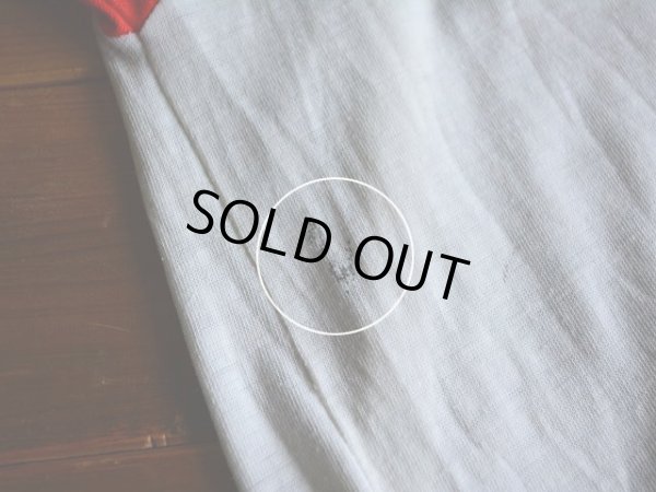 右サイドに少々汚れ。