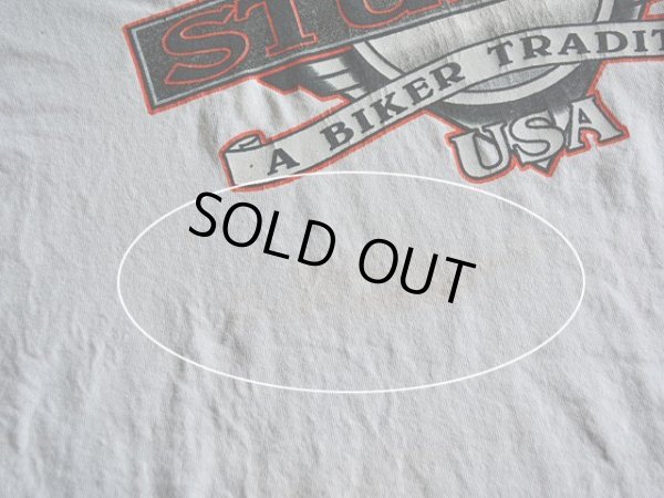 背中に薄ら汚れ。