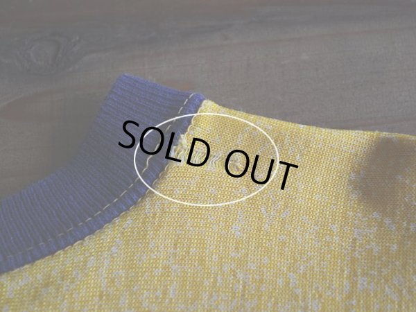 首リブ横にホツレ。