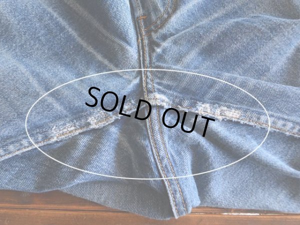 股にリペア跡。