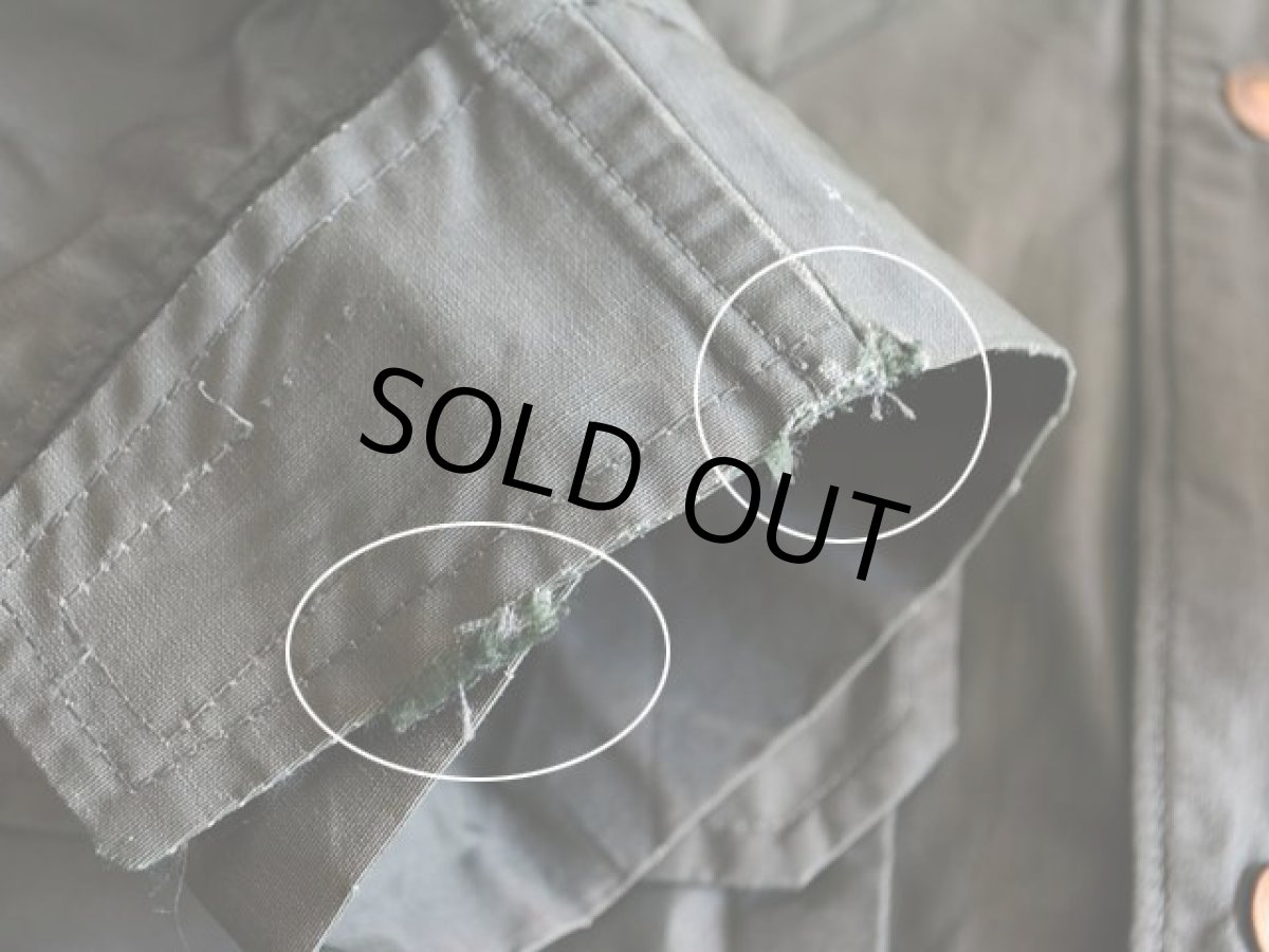 袖口に少々ダメージ。