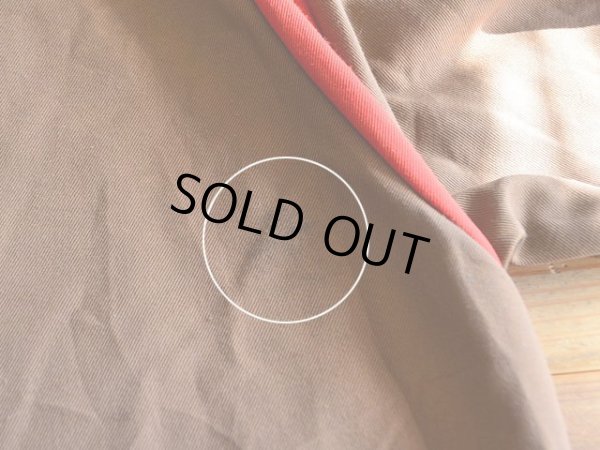 背中に薄ら汚れ。