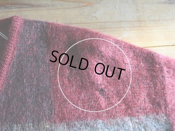 左肩付近に虫食いダメージ。