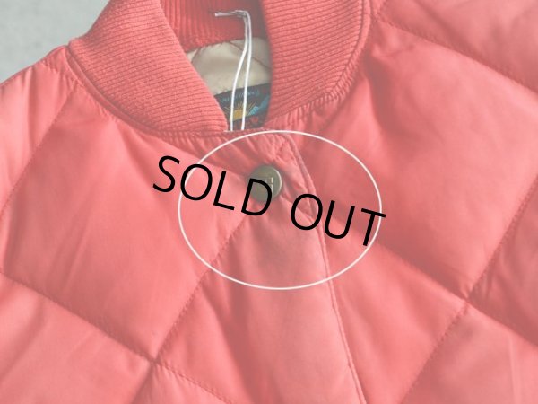 第一ボタン付近に多少の汚れ。