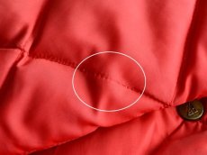 左袖口付近にステッチホツレ。