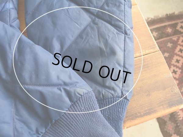 袖口に薄ら汚れ。