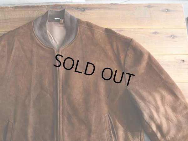 この色味が現物に近い濃いブラウンです。