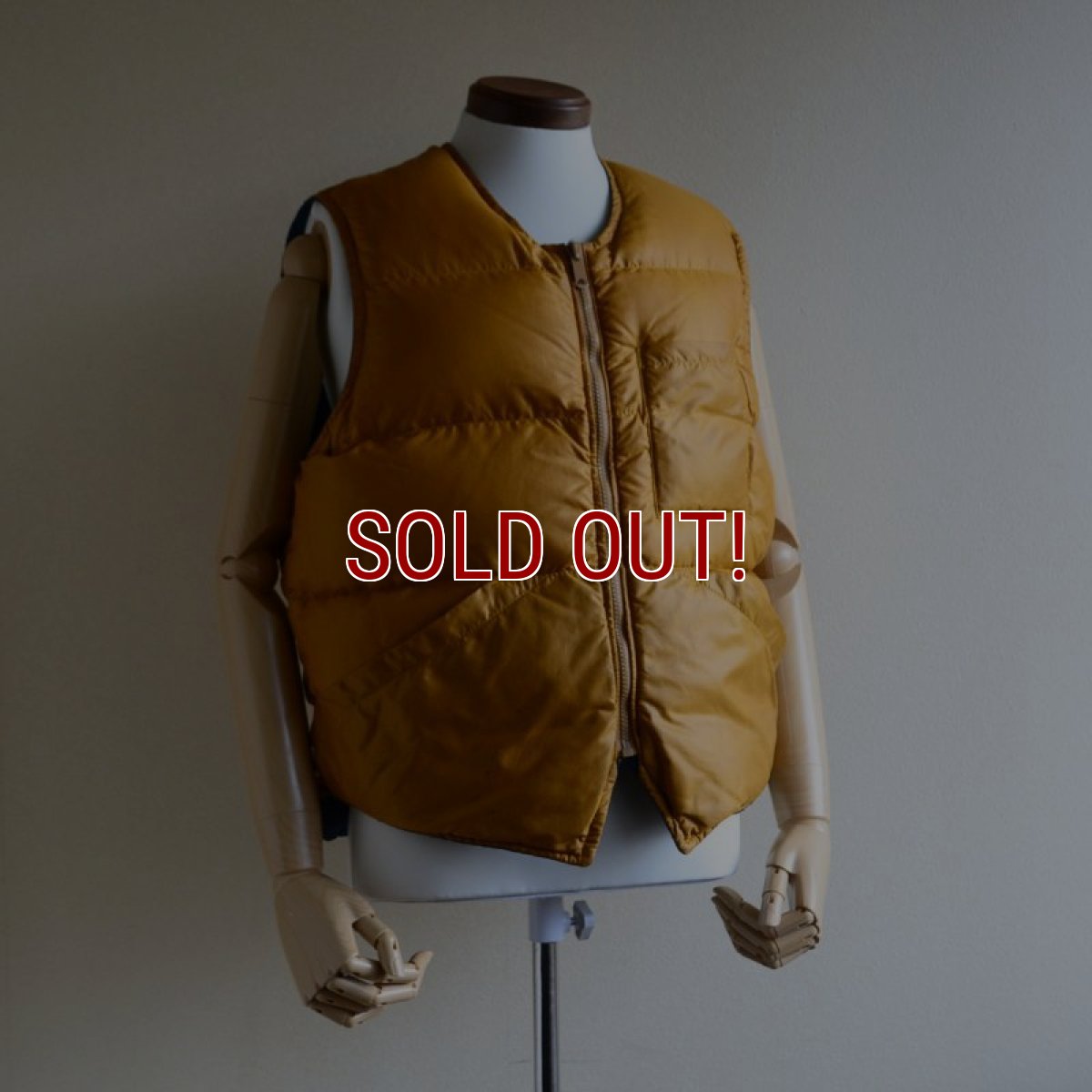 画像5: 1970s〜 EddieBauer リバーシブルダウンベスト　 表記L  (5)